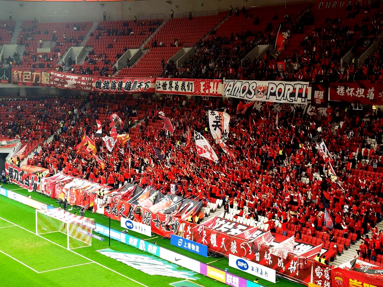 上港客场取胜，继续保持领跑