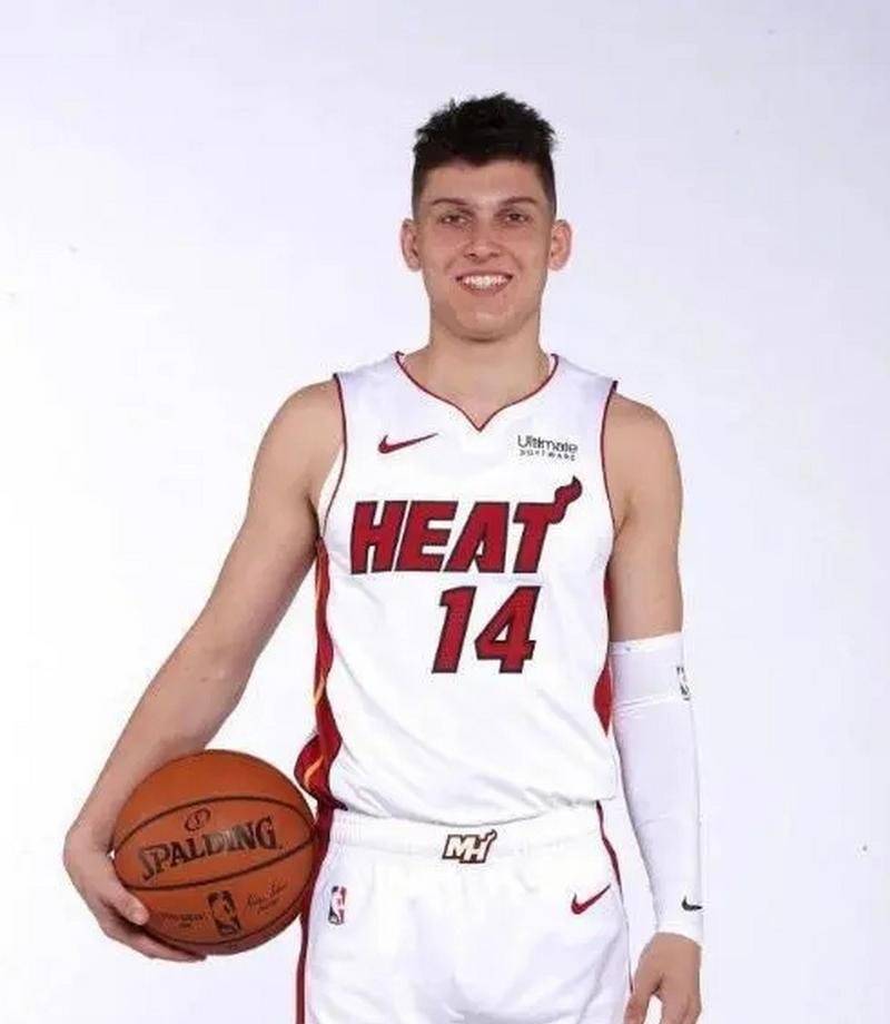 希罗尼亚队实现三连胜，士气高昂的简单介绍