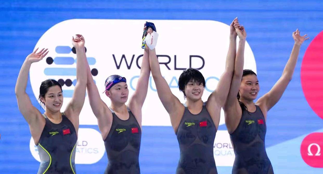 中国女子游泳选手闯入决赛，实力抢眼