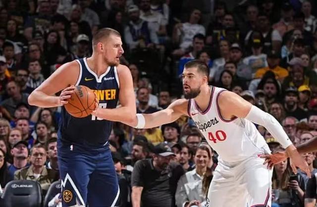 包含紧张刺激，顶尖球队的对决让人热血沸腾的词条