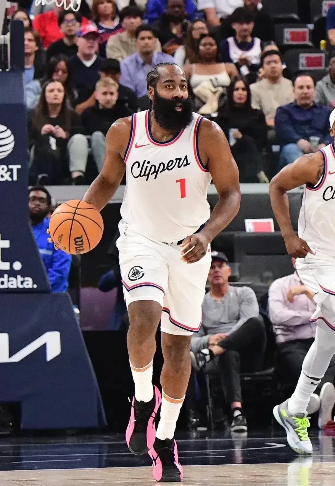 乐鱼体育官网-火箭主场不敌快船，遗憾告负