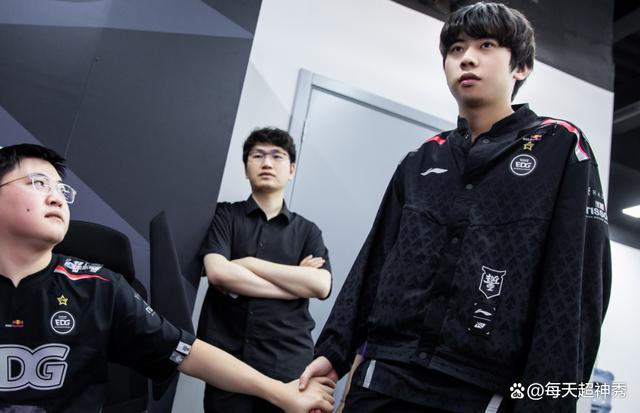 乐鱼体育官网-LGD碾压EG，Uzi开启传奇时刻焦点之战入围赛，引爆全场热议的简单介绍