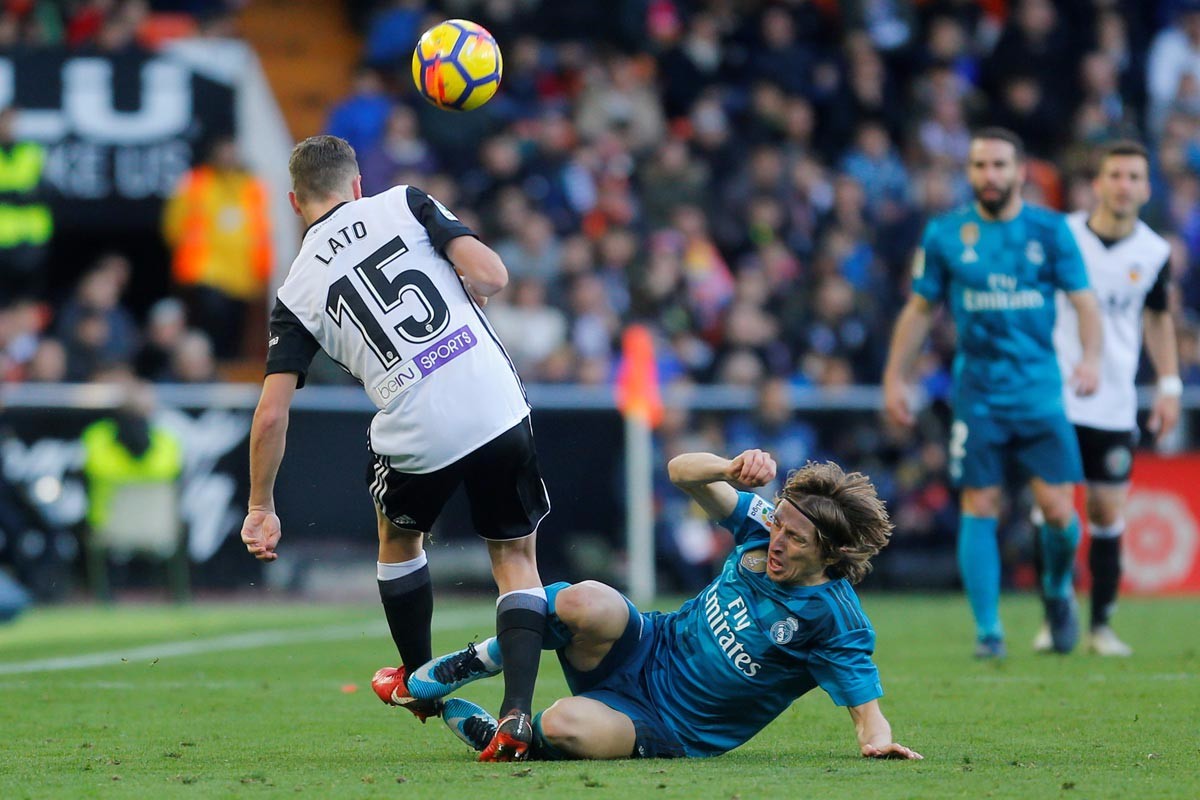 leyu乐鱼体育-克鲁惠利联客场大胜对手，提升形势