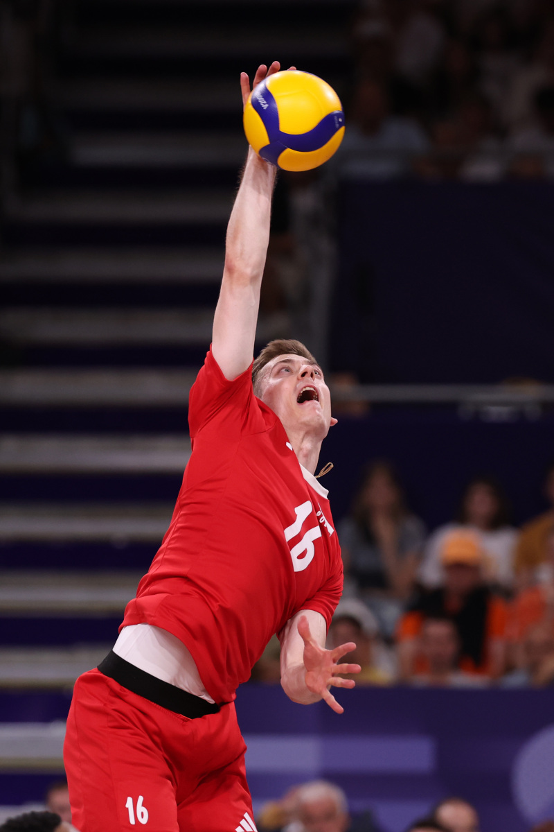 包含波兰队险胜中国队，波尔高光表现的词条